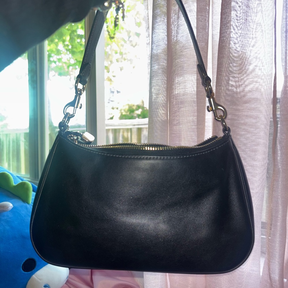 Coach Shoulder Bag - Picture 6 of 6